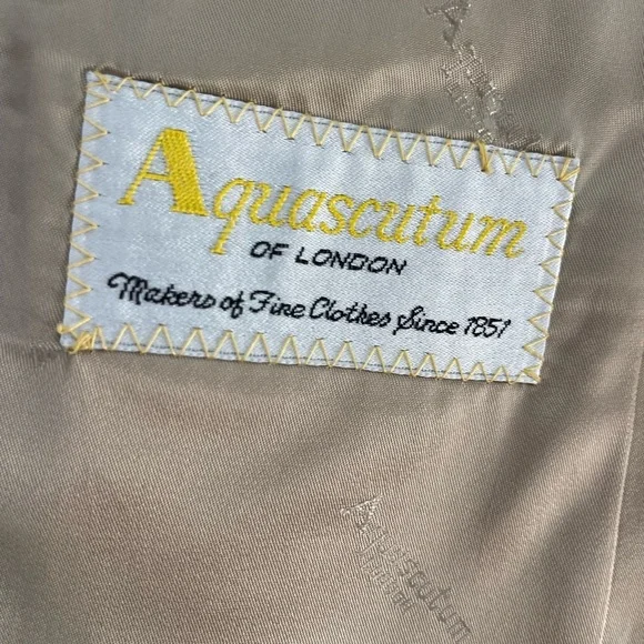 Vintage Aquascutum London Gold and Brown Blazer with Gold Button Detail EUC - Picture 5 of 9